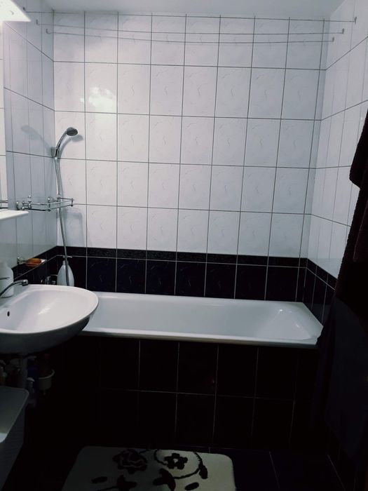 Inchiriez apartament Str.Aluminei cu loc de parcare
