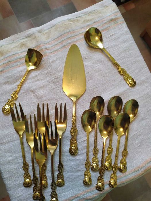 Набор чайных ложек  и вилок