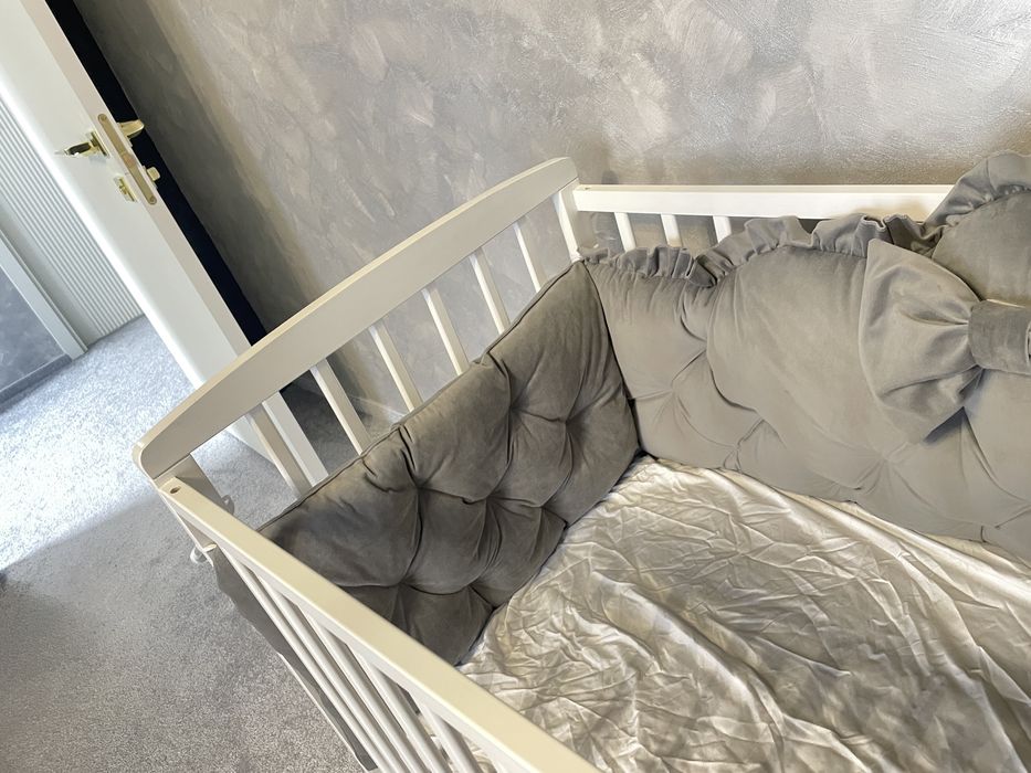 Patut de lemn incluse tote accesoriile