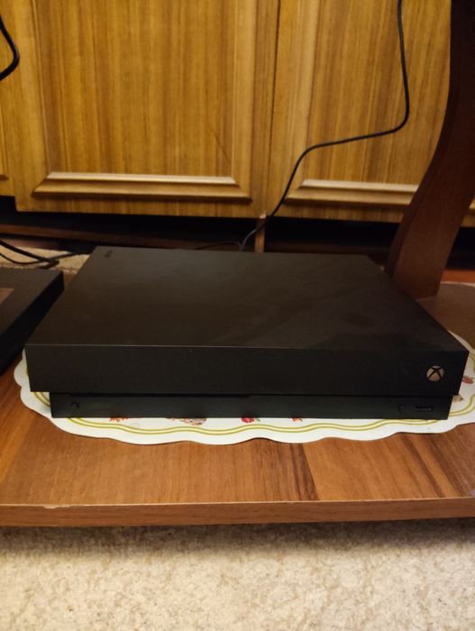 X box  one x  продам