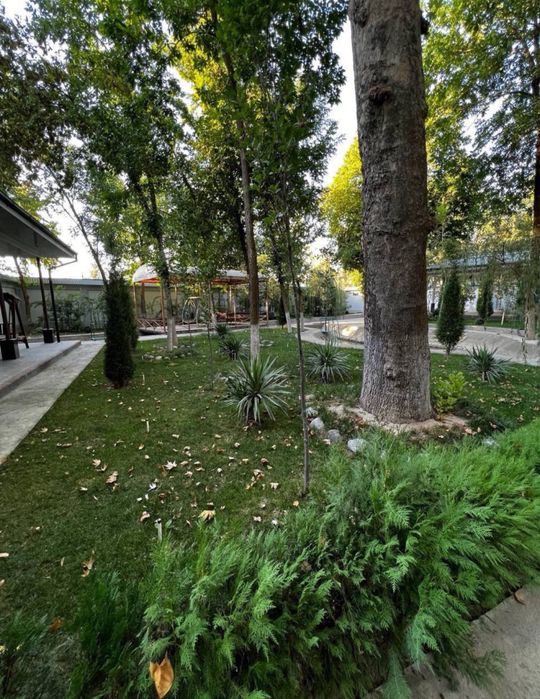 Продается шикарная зона отдыха ! Территория 99 соток .