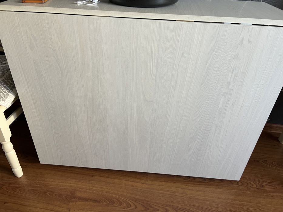 Продам залный стол