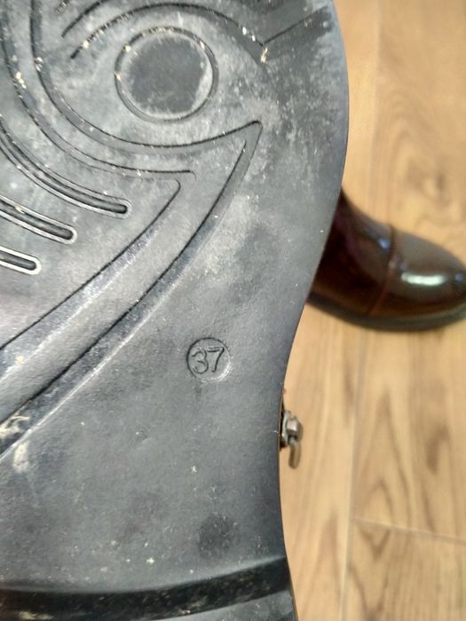 Обовь продаю полуботинки