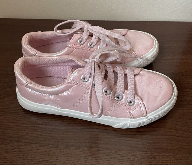 Страхотен лот (сандали и кецове на nelli blu) за сладурка н-р 31!