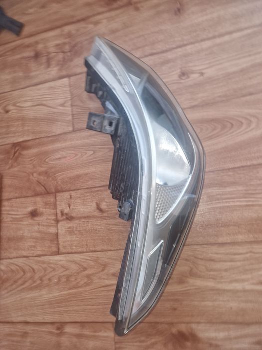 Фара от машины в