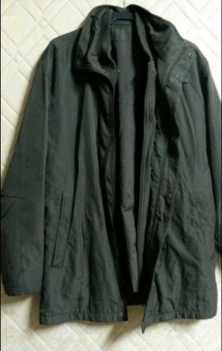 Geaca barbateasca alcatuita din 2 parti detasabile ,noua