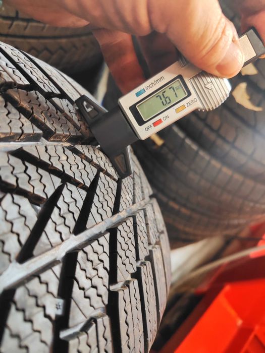 2бр.зимни гуми 255/60/18 Bridgestone