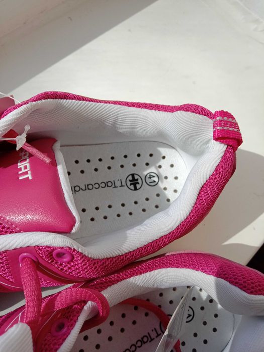 Женские кроссовки 41 размера