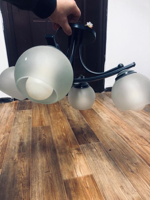 Продам люстру 4 рожка Россия