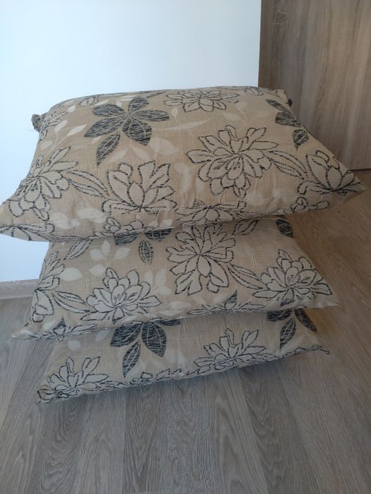 Perne decorative pt canapea