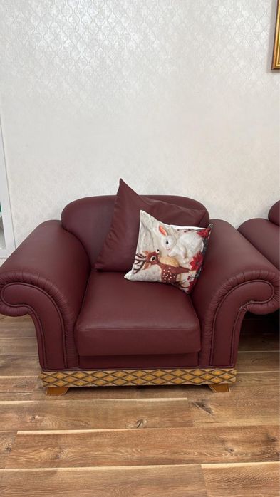 Продается Диван в комплекте