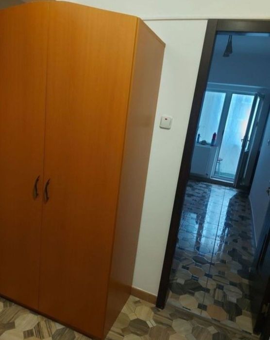 Ofer spre inchiriere apartament 2 camere in centru zona hotel Gorj, etaj 2, mobilat
