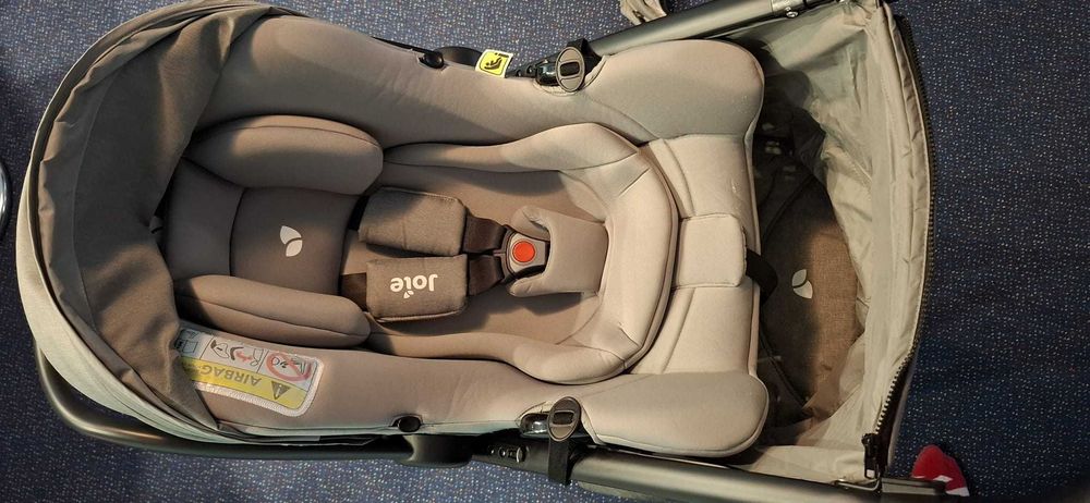 Set complet cărucior Joie Litetrax 4 + scoica i-Snug