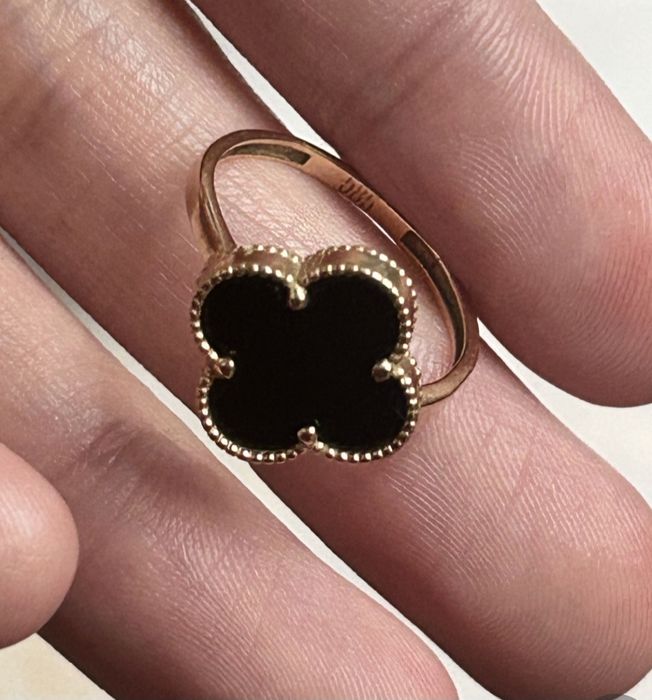 Золотой кольцо 2 грам