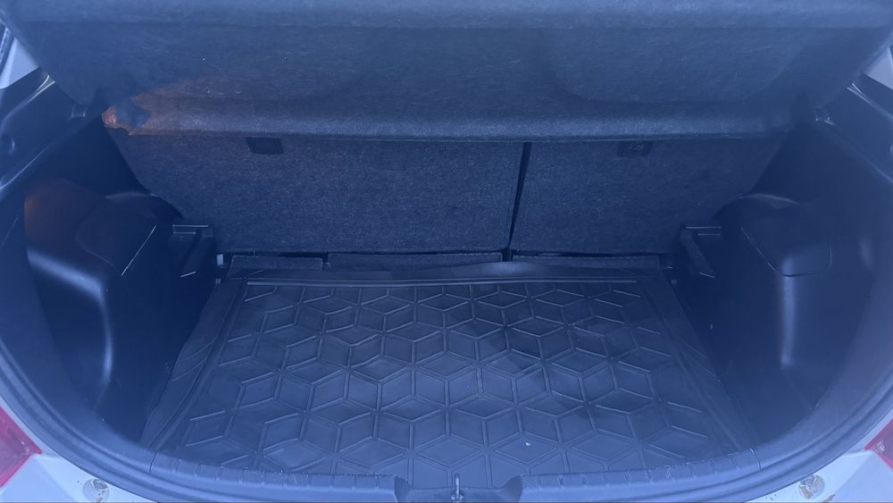 Toyota Yaris 2012