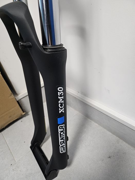 Furca cu suspensie Suntour XCM30, 27.5"
