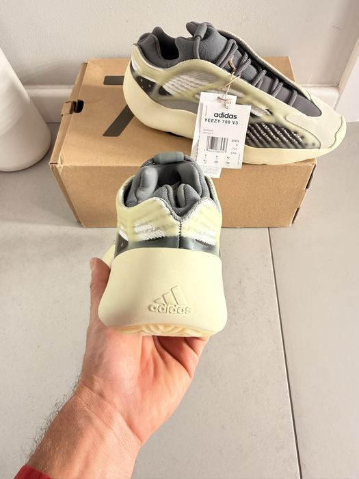 Adidas Yeezy 700  Fade Salt