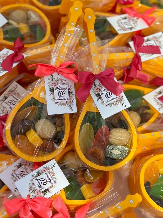 Тойбастар, бонбоньерки