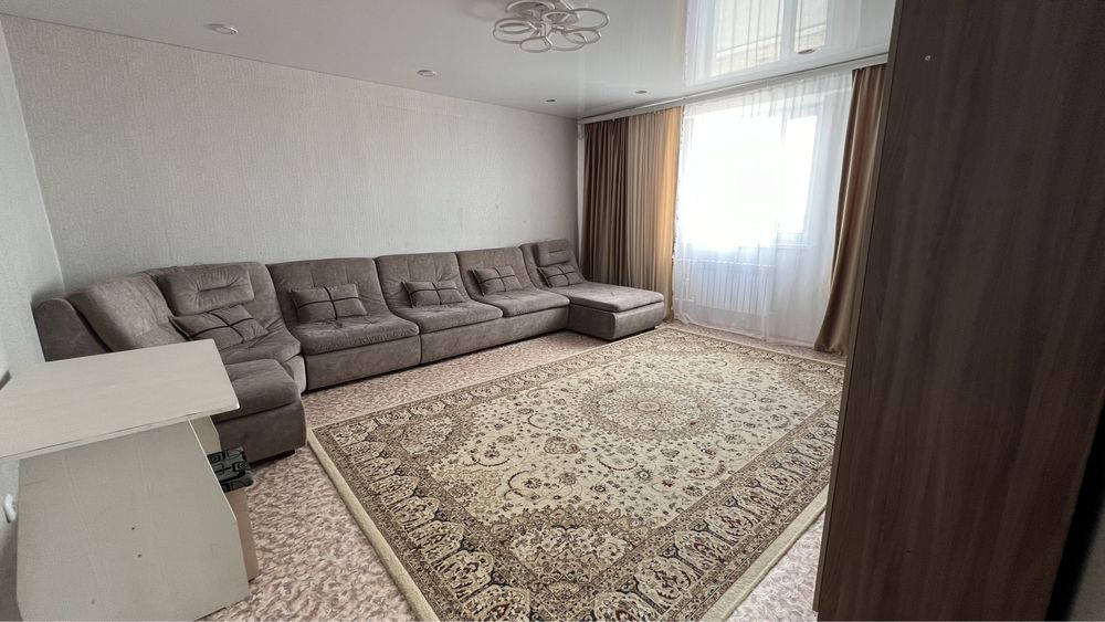 Продам квартиру 4-комнатную