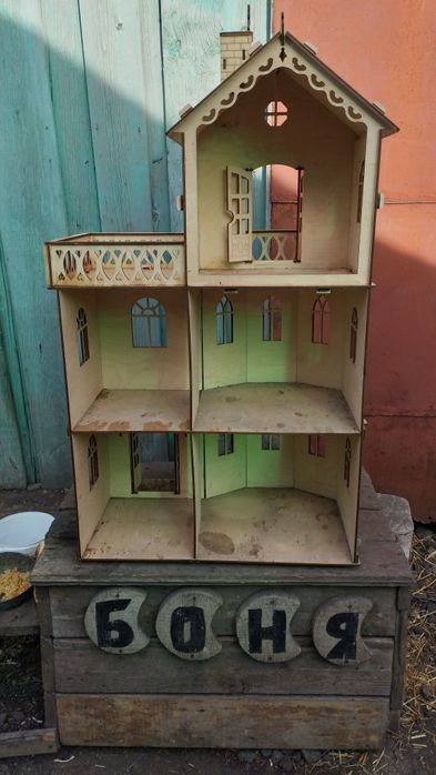 Продам кукольный домик