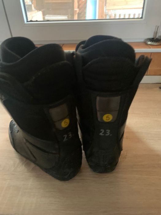 Boots Snowboard 37