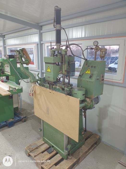 Машина пробивна за брави дръжки и секрет на врати