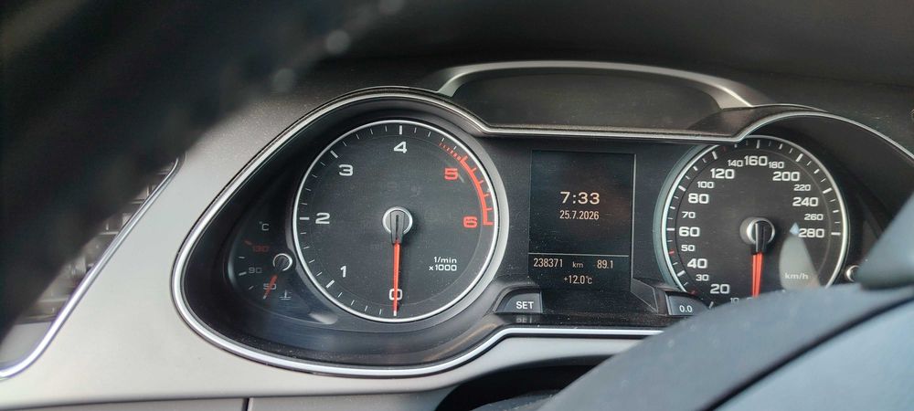 Vind masina personala audi a4 b8.