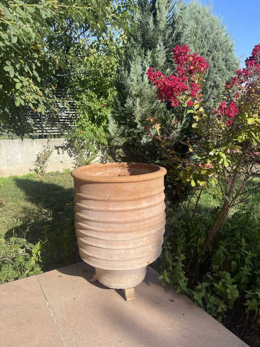 Голяма саксия от остров Крит