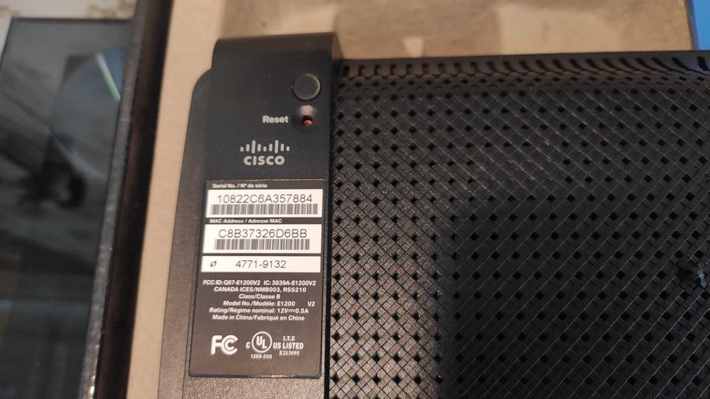 Роутер Linksys (Cisco) E1200