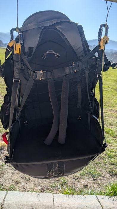 Парапланер , сбруя и запасен за начинаещи 100-130 кг