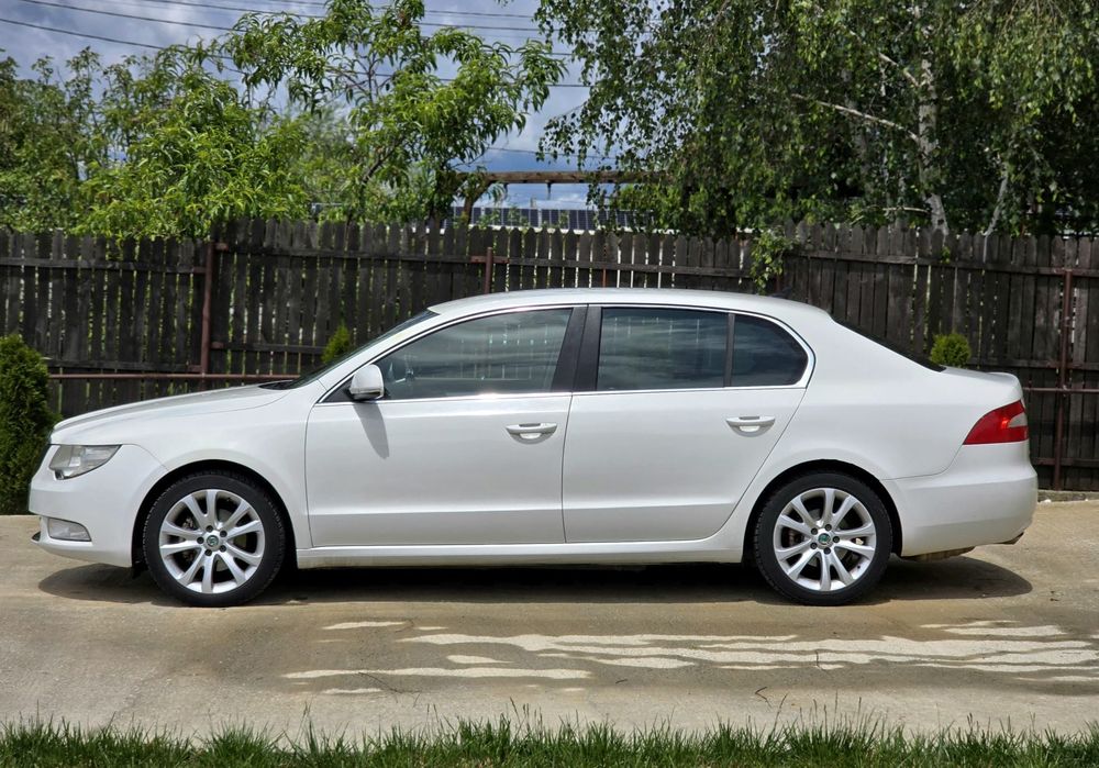 Skoda Superb 2012