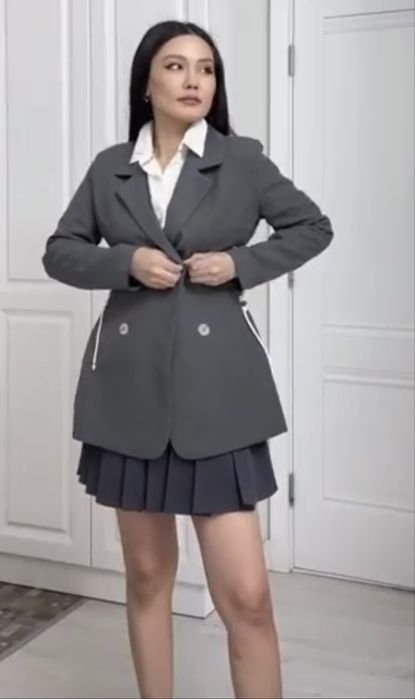 Жакеты костюмы 42-44 размера