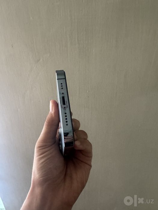 Iphone 13 pro 256g holati tinnu rasmda korsatilgan karobkasi yo