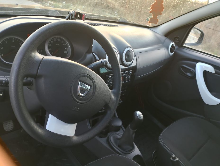 Se vinde dacia duster 1.6 benzina euro5 an fab 12/2013