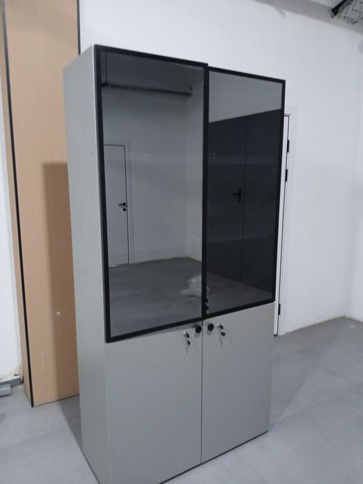 Шкаф 2дв.со стекл дверями