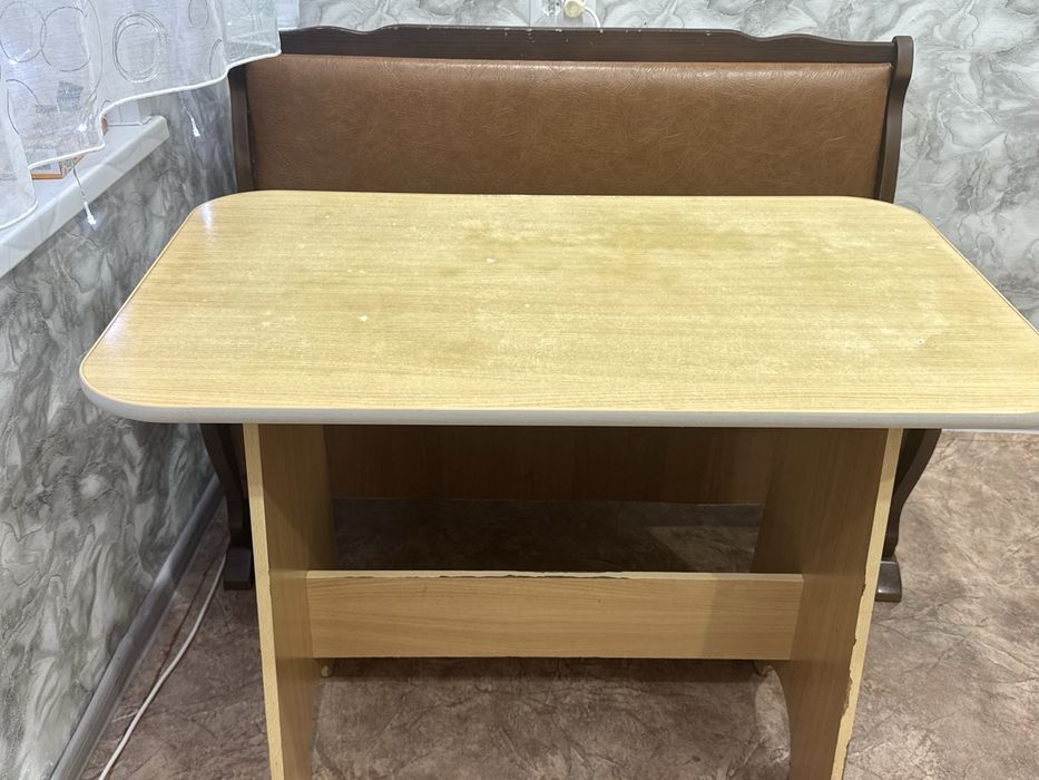Стол кухонный и диванчик ДО 31