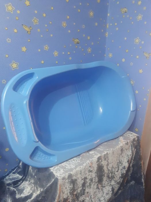 Продаю ходунок и ванну в городе Термезе