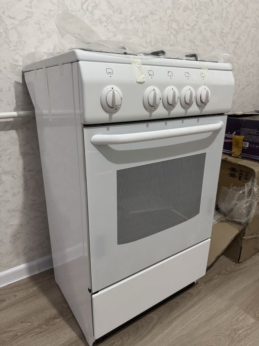 Продам газ плиту новую