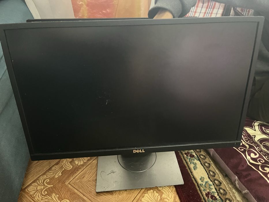 Продаем мониторы, состояние хорошее, кабелей нету