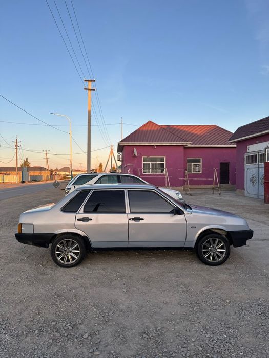 Продаю ваз 21099