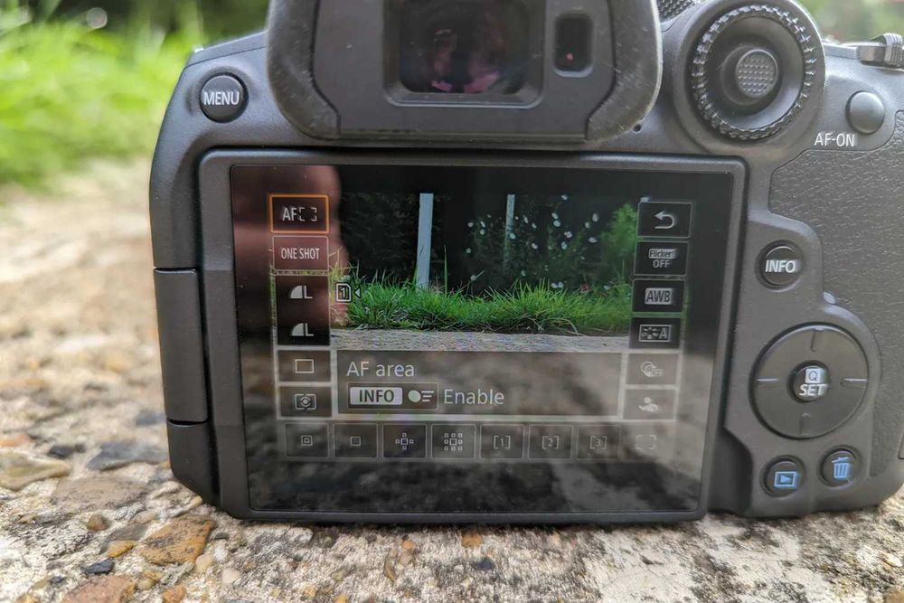 Canon EOS R7 complet,model mai vechi
