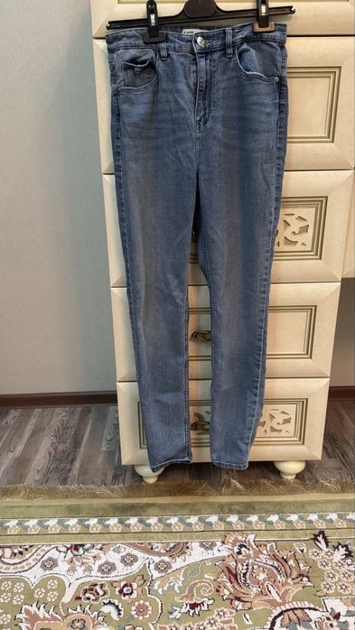 женские джинсы продам