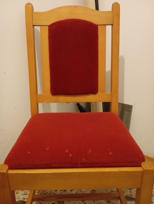 Масивни дървени столове от бук