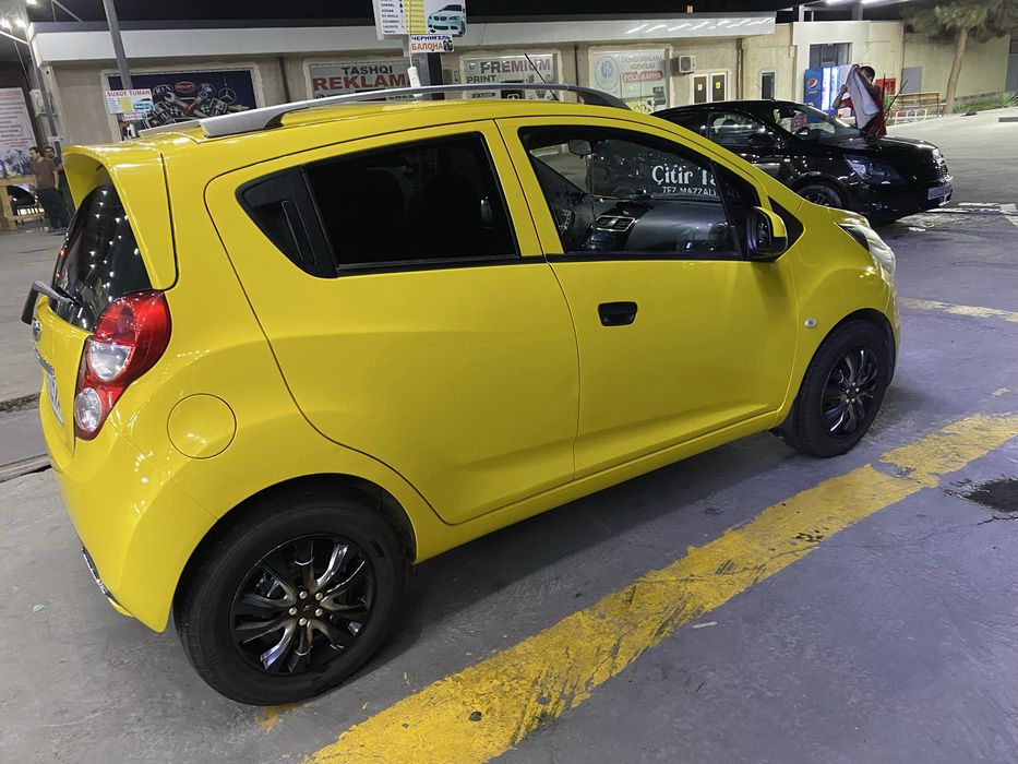 Chevrolet spark sotiladi