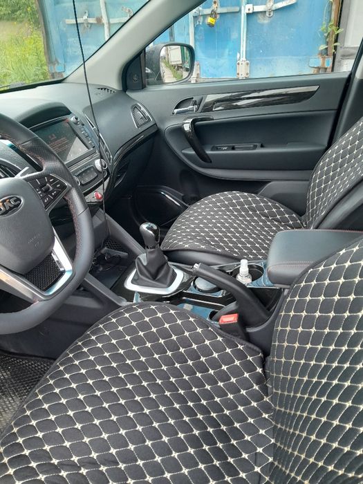 Продам кроссовер JAK S5