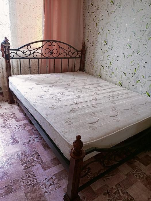 Продам 2х спальню кровать