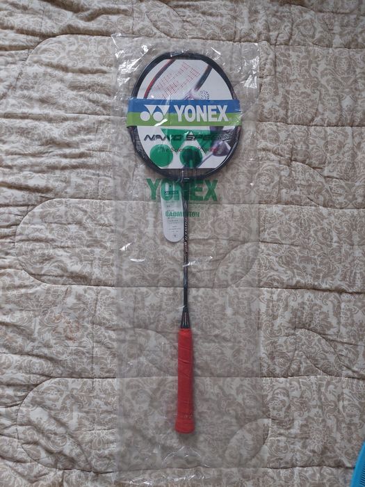 Ракетка для бадминтона