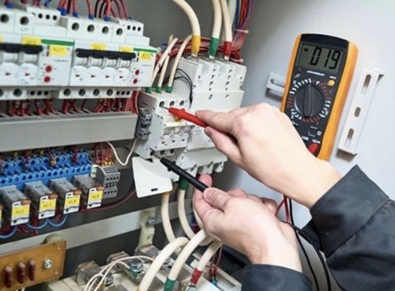 Электрик 24/7 профессионал своего дела