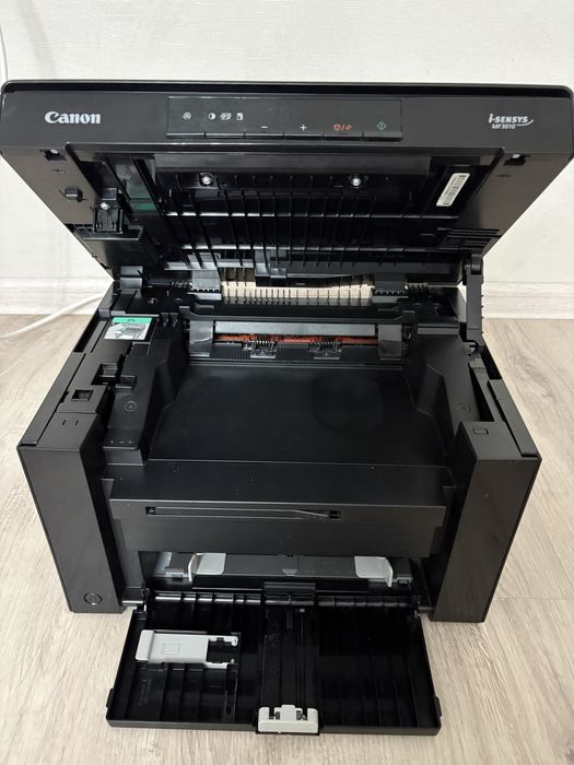 Принтер 3в1 мфу Canon MF3010 в отличном состоянии
