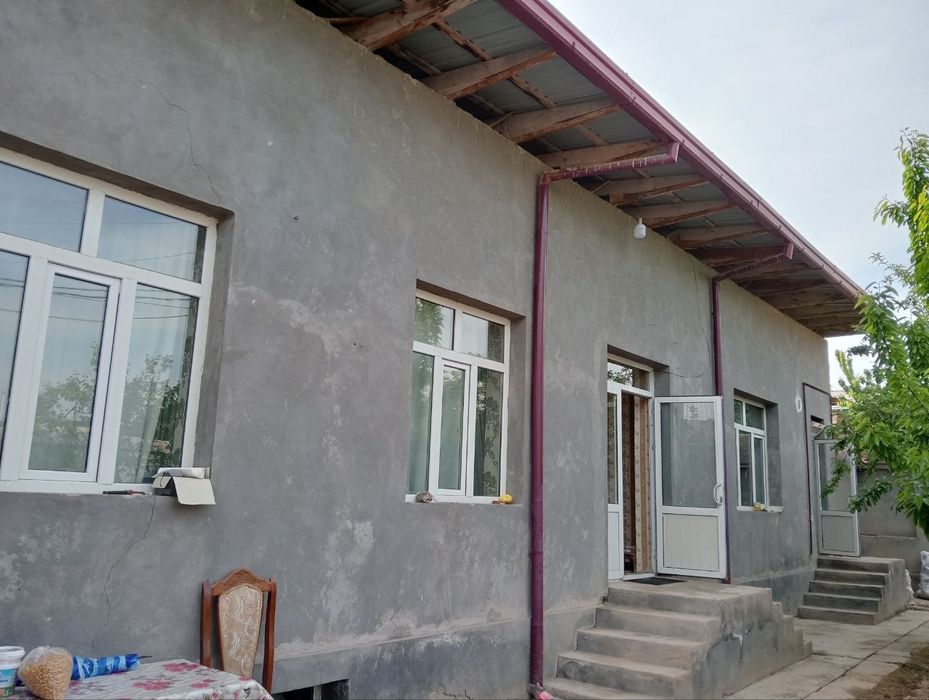 Uchaska sotiladi srochni